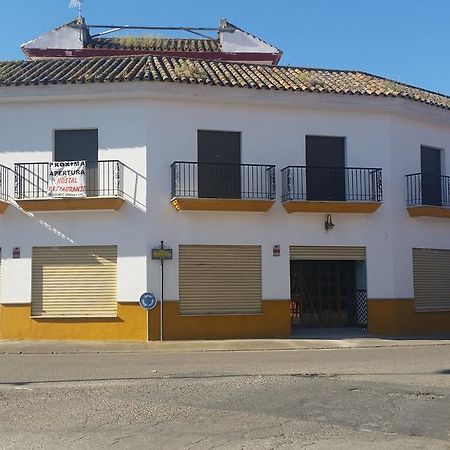 Hotel Laguna Mendoza Palma del Río Esterno foto