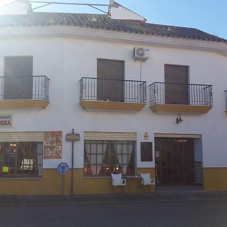 Hotel Laguna Mendoza Palma del Río Esterno foto