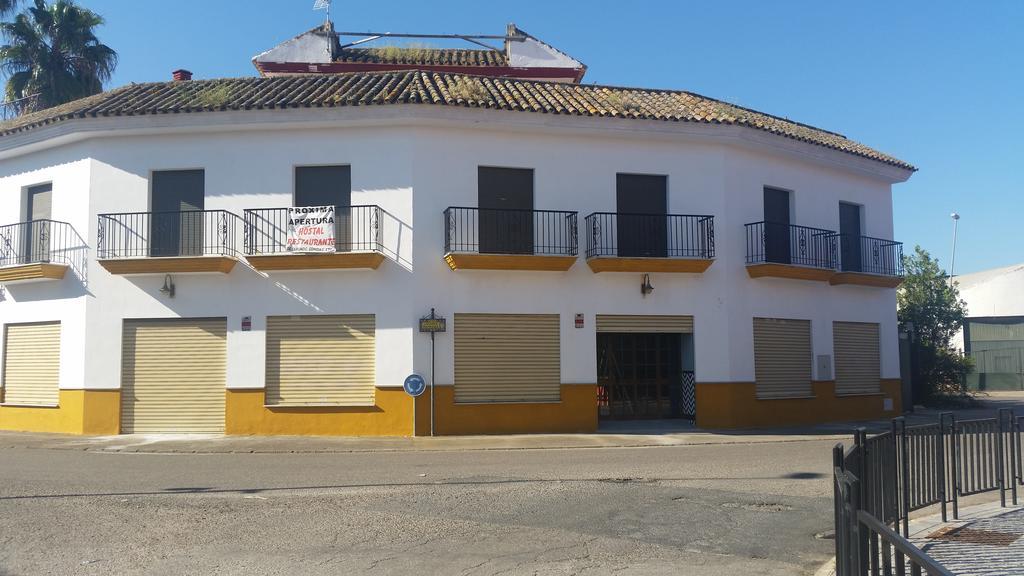 Hotel Laguna Mendoza Palma del Río Esterno foto