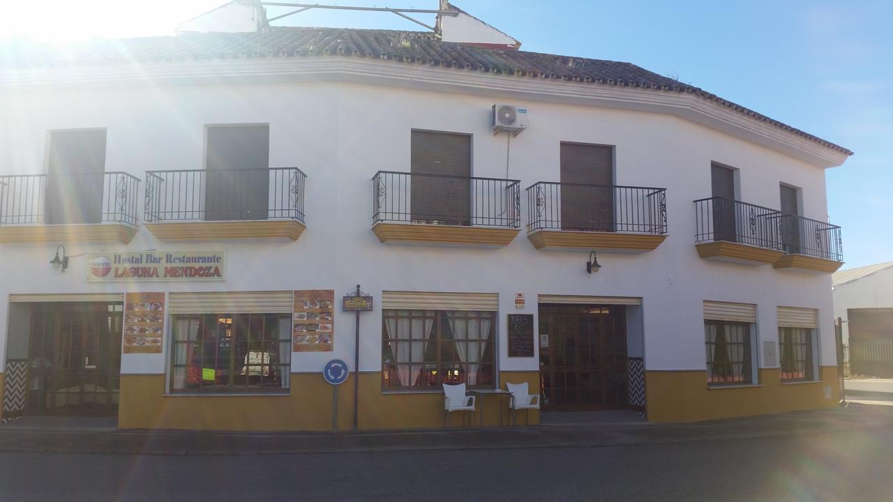 Hotel Laguna Mendoza Palma del Río Esterno foto